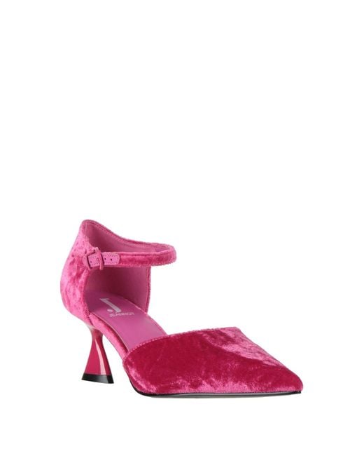 Jeannot Pink Pumps
