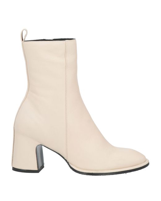 Eqüitare White Ankle Boots