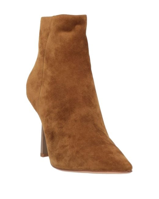 Lola Cruz Brown Camel Ankle Boots Leather