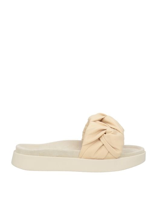 Inuikii Natural Sandals