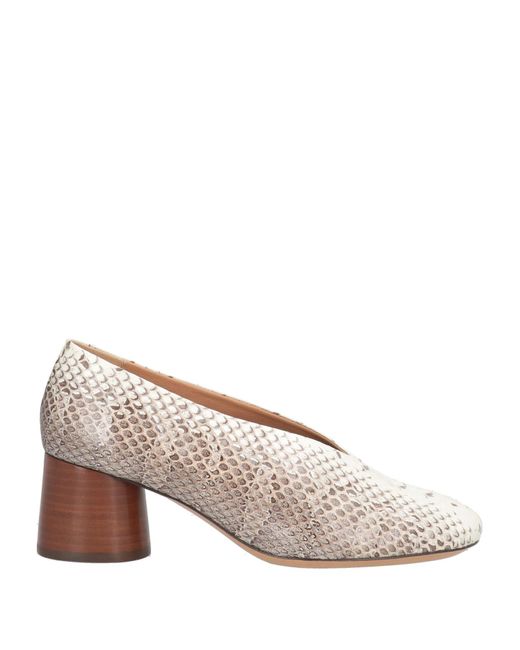 Mansur Gavriel Natural Pumps