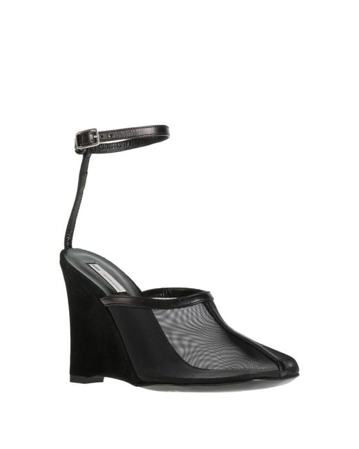 AMI Black Pumps