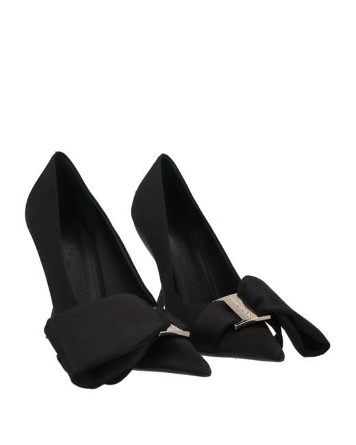 Decolletes di Ferragamo in Black