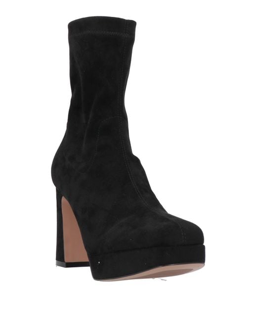 Emanuélle Vee Black Ankle Boots