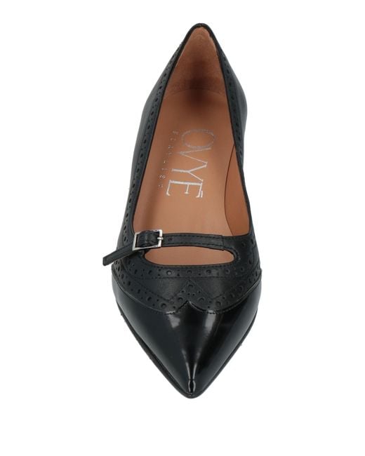 Ovyè Black Pumps