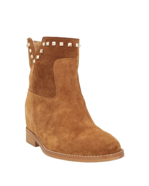 Ovyè Brown Ankle Boots