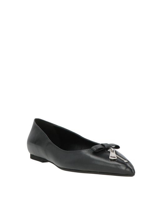 N°21 Black Ballet Flats