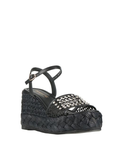 Emanuélle Vee Black Sandals