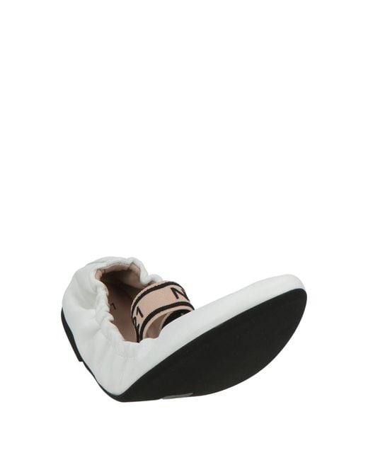 N°21 White Ballet Flats