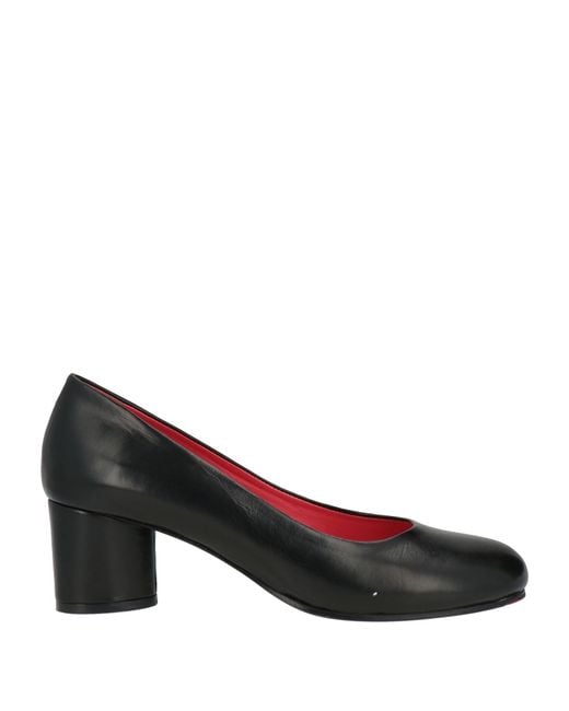 Pas De Rouge Black Pumps