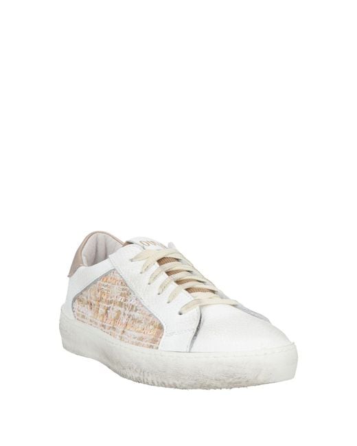 Ovyè White Sneakers