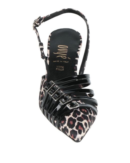 Ovyè Black Pumps