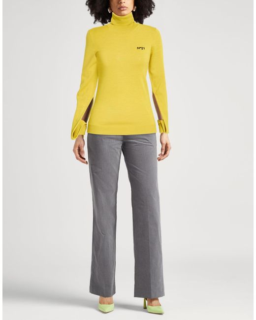 N°21 Yellow Turtleneck
