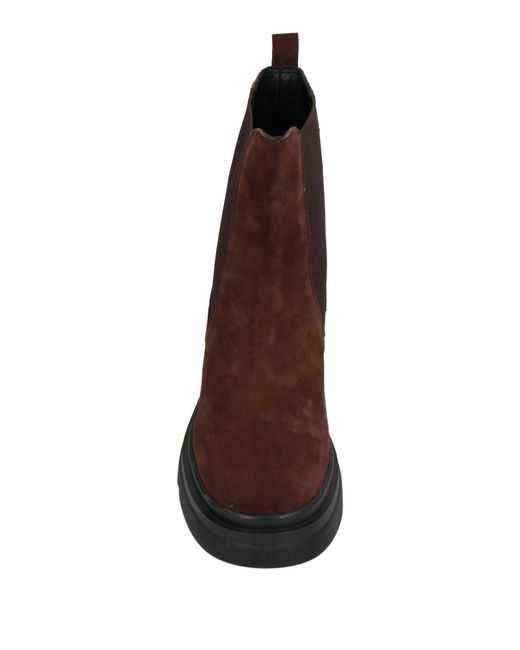 Emanuélle Vee Brown Ankle Boots