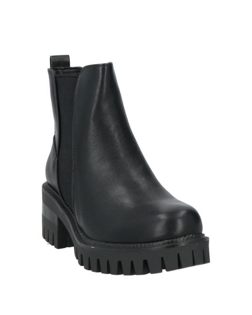 Cinzia Soft Black Ankle Boots