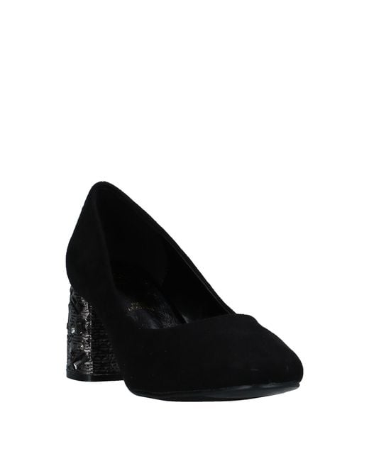 Exe' Black Pumps