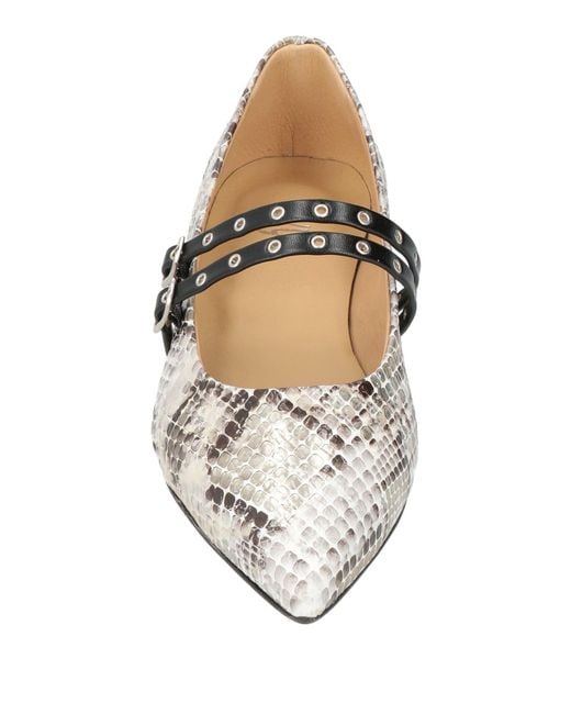 Ovyè White Ballet Flats
