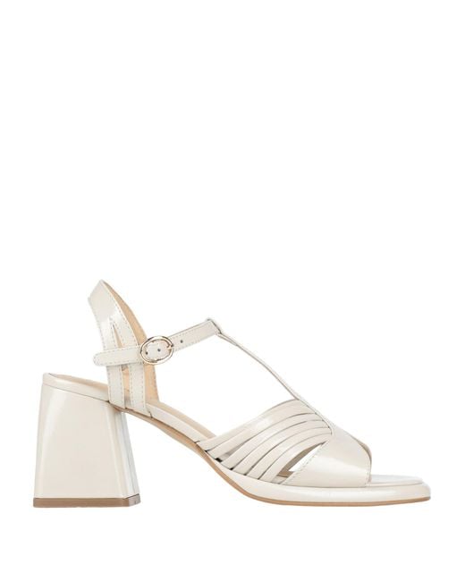 Emanuélle Vee White Sandale
