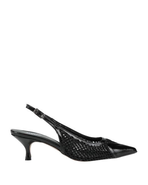 Ovyè Black Pumps