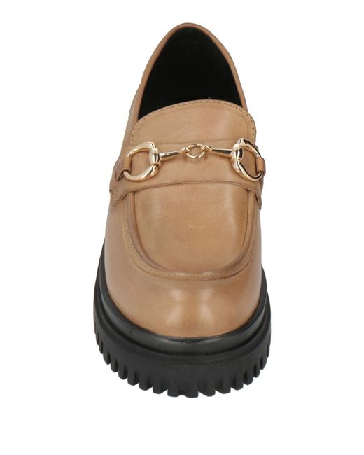Emanuélle Vee Natural Loafer