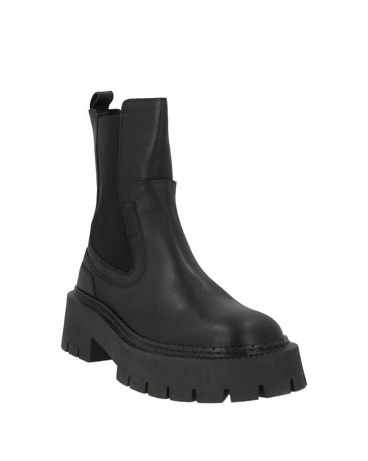Vic Matié Black Ankle Boots Leather