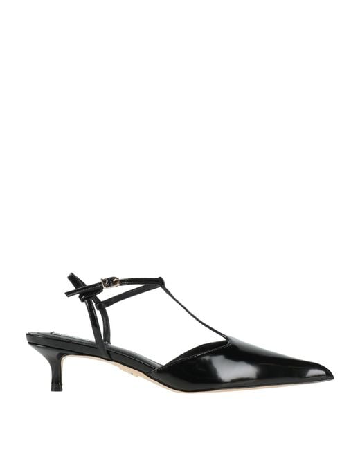 Steve Madden White Pumps