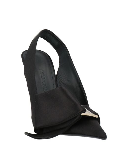 Ferragamo Black Pumps