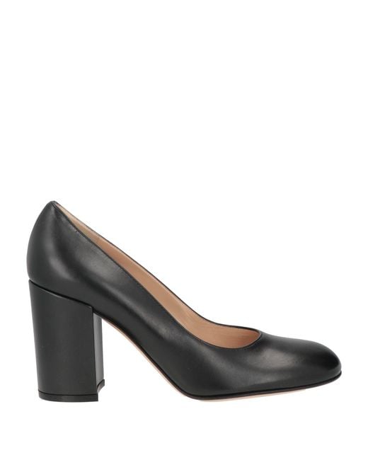 Gianvito Rossi Gray Pumps