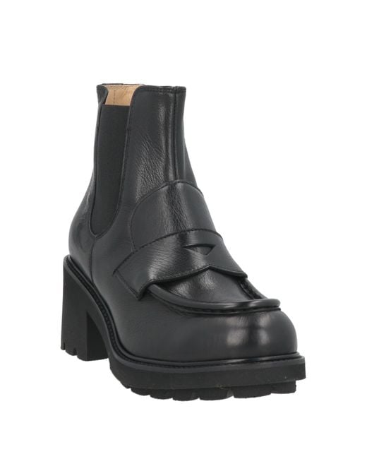 Doucal's Black Ankle Boots