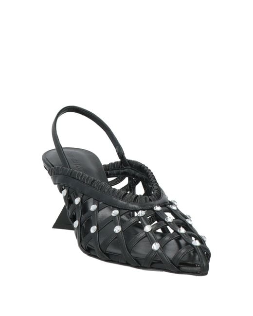 Nensi Dojaka Black Pumps
