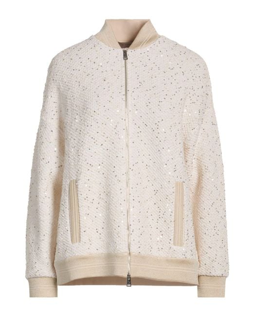 D.exterior White Jackets