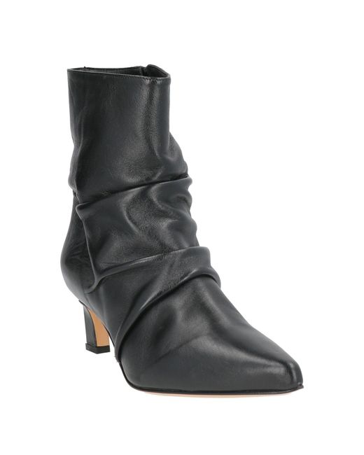 Ovyè Black Ankle Boots Leather
