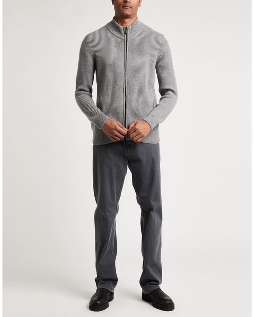 Rebecas Moorer de hombre de color Gray