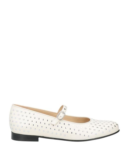 Alohas White Ballerina