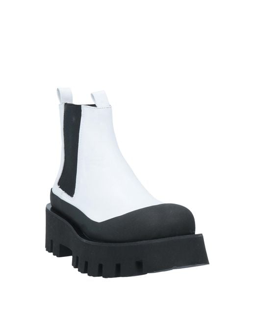 Paloma Barceló Black Ankle Boots