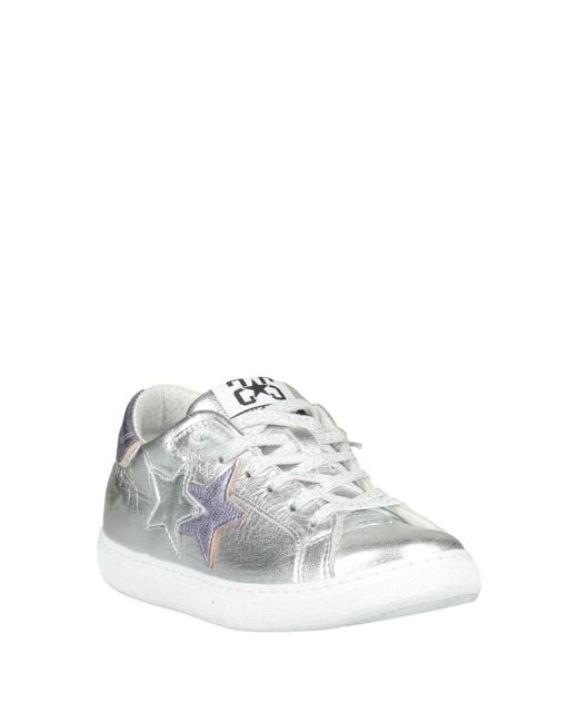 2 Star White Trainers