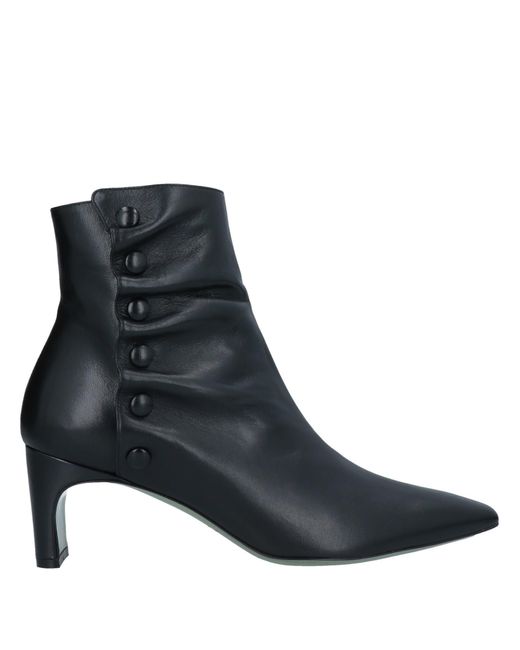 Paola D'arcano Black Ankle Boots Kidskin