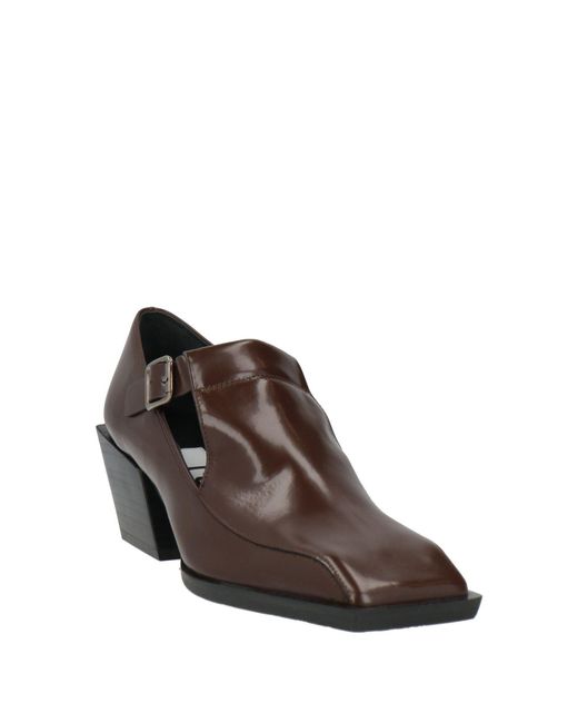 Ras Brown Pumps