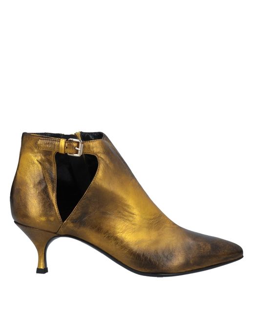 Strategia Brown Ankle Boots Soft Leather