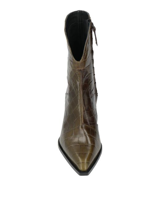 Poeve Brown Ankle Boots