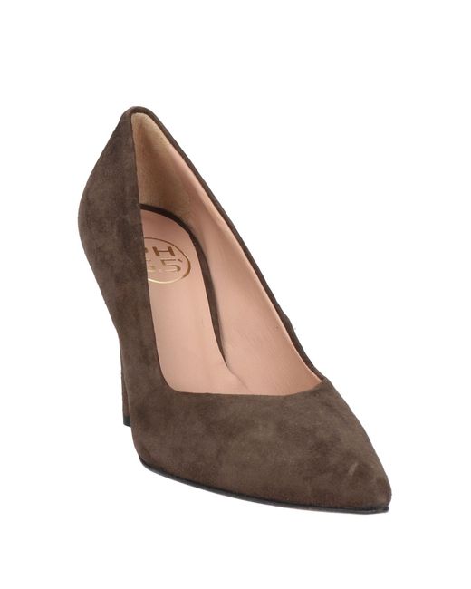 Ph 5.5 Brown Pumps