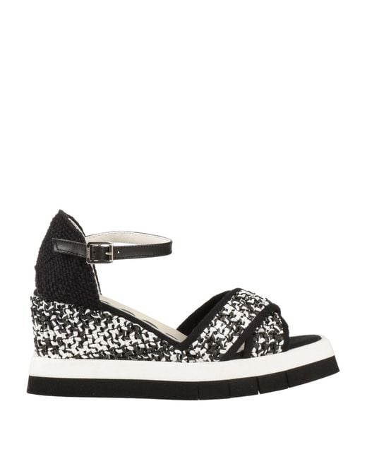 Kanna Black Sandals