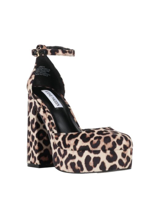 Steve Madden White Pumps