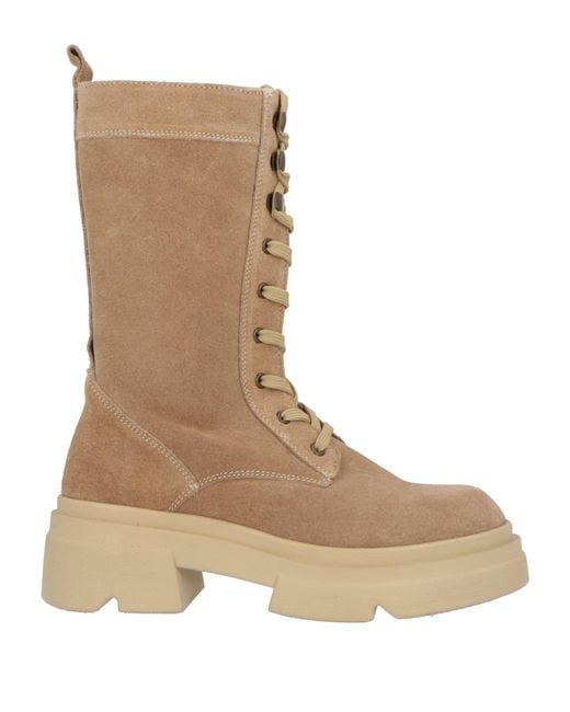 Emanuélle Vee Brown Ankle Boots