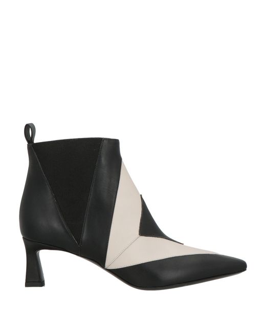 Bottines Pollini en coloris Black