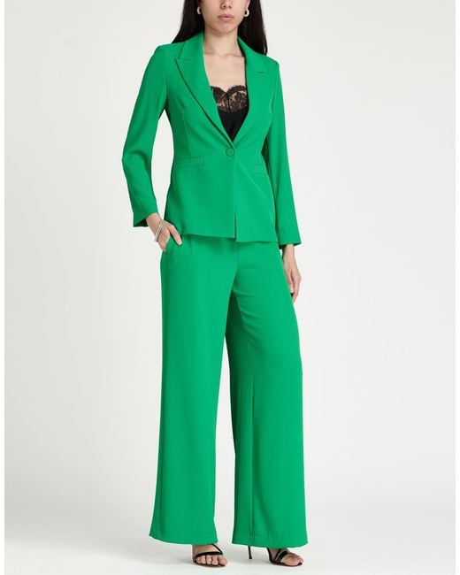 Kaos Green Suit