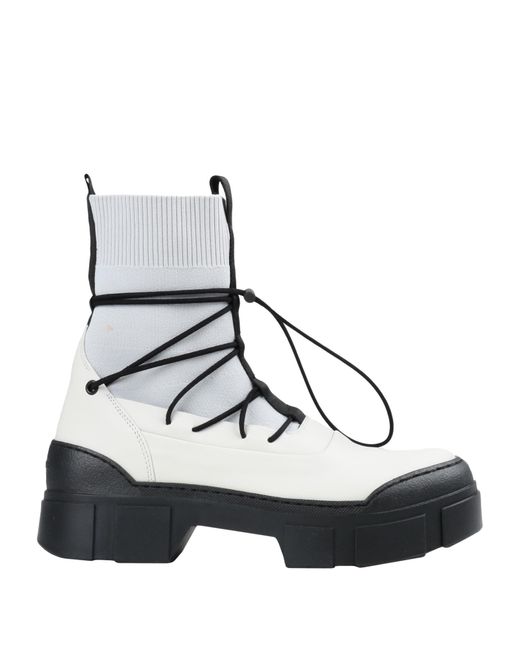 Vic Matié White Ankle Boots