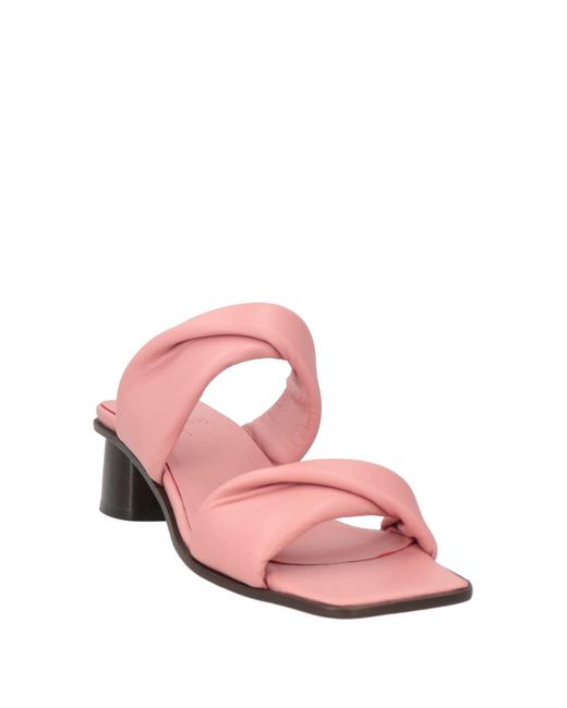 Thera's Pink Sandale