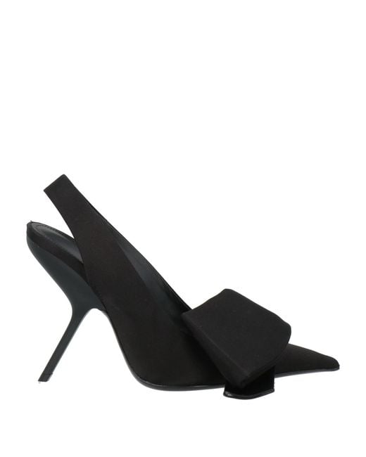 Ferragamo Black Pumps