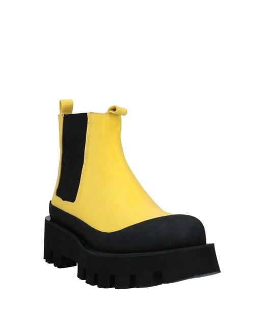 Paloma Barceló Yellow Ankle Boots